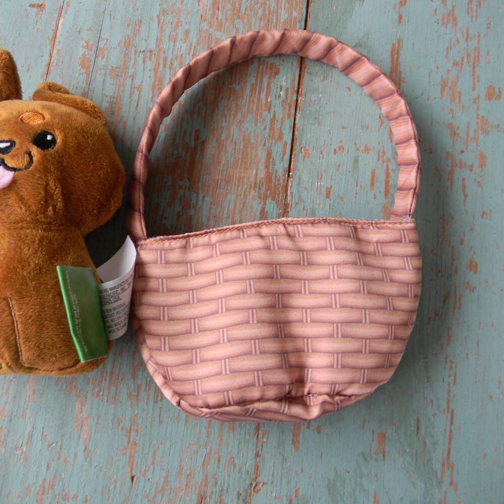 THE WIZARD OF OZ OFFICIAL TOTO SMALL STUFFED ANIMAL PLUSH & BASKET - Picture 2 of 6